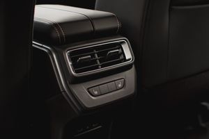 Geely OKAVANGO Flagship