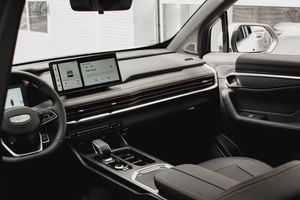 Geely OKAVANGO Flagship