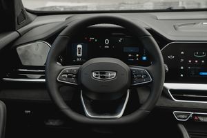 Geely MONJARO Luxury